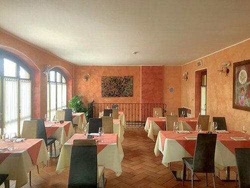 Гостиница La Ferté restaurant and suites в Асти
