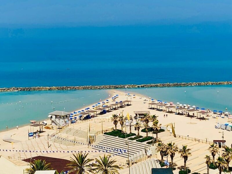 Гостиница The Seasons Beach Design Studio Sea View в Нетании