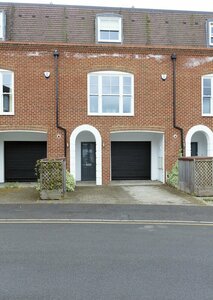 Гостиница Immaculate Central Windsor Town House в Виндзоре