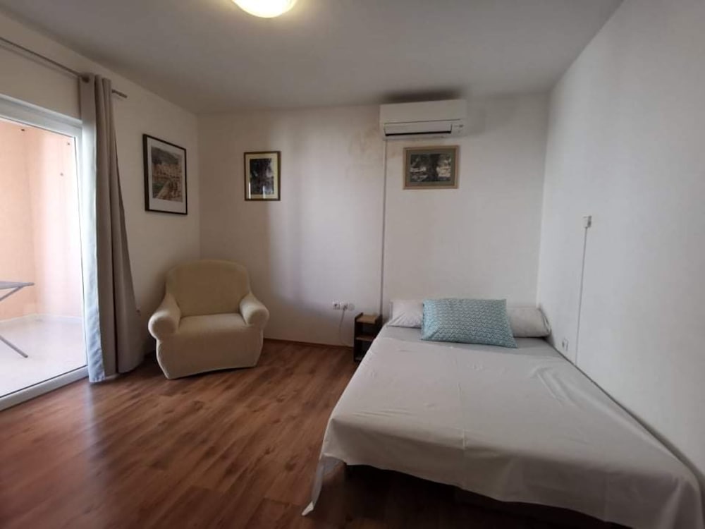 Фото Apartments 4 You