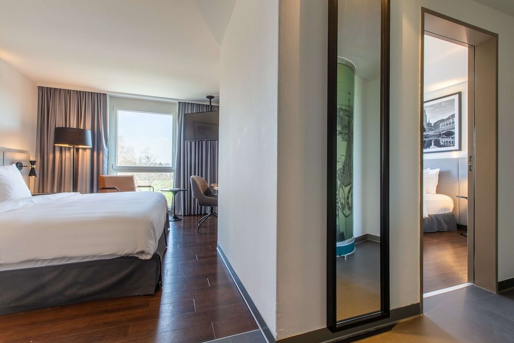 Фото Park Inn by Radisson Zurich Airport