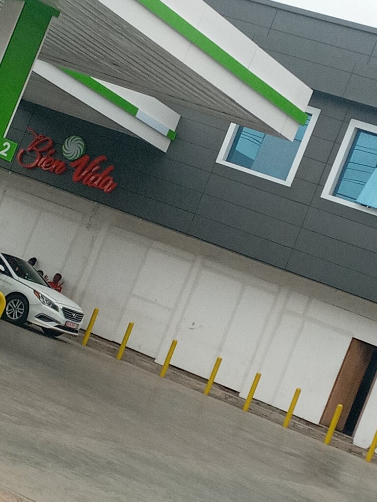 Supermarket Bien vida, Accra, photo