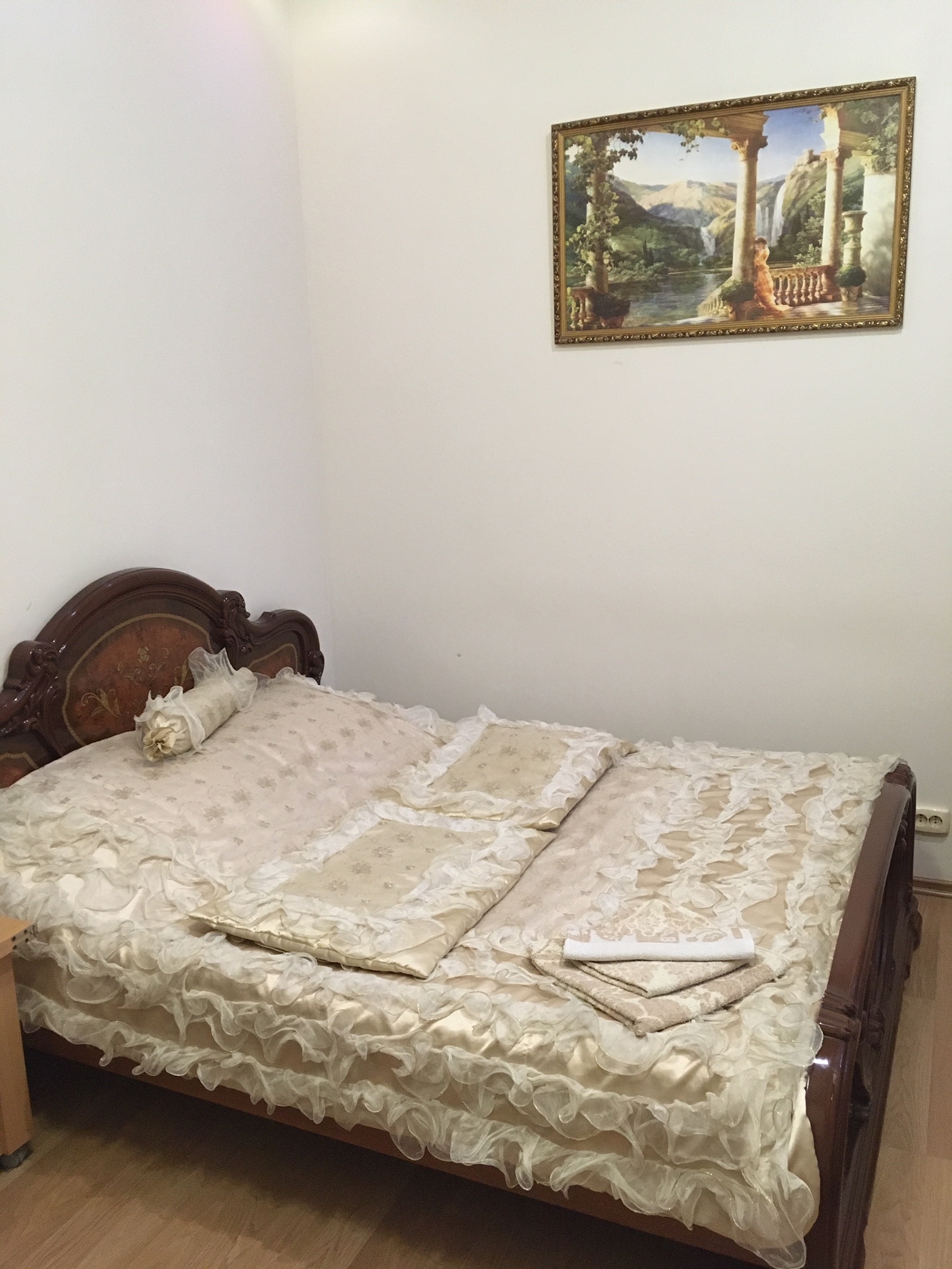 Фото У двух львов