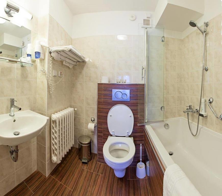 Фото Park Hotel Pruhonice