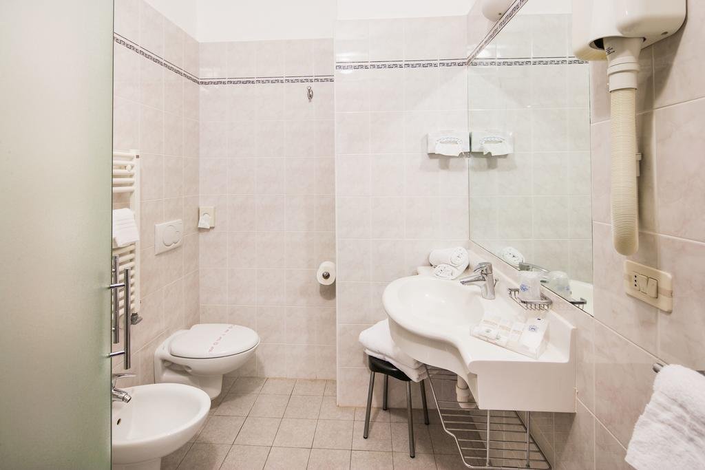 Фото Hotel Centrale Curtis