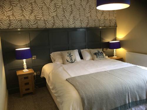 Фото Crown and Anchor