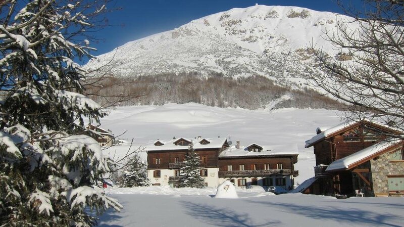 Гостиница Chalet Del Sole per gruppi в Ливиньо