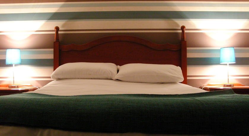 Фото The Bridge Inn Hotel