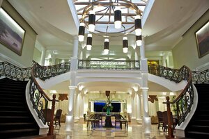 Гостиница Hemingways Nairobi