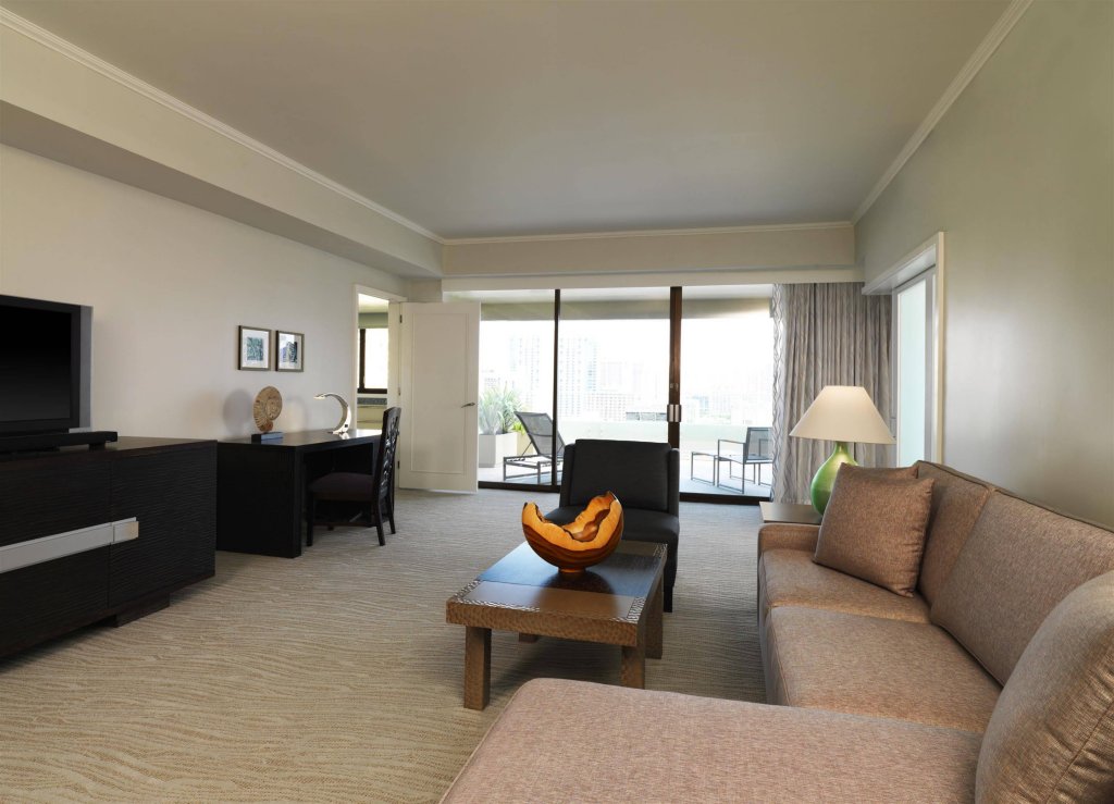 Фото Moana Surfrider, A Westin Resort & SPA, Waikiki Beach