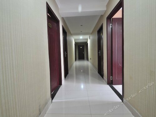 Гостиница Chaohu Jiangnan Hotel в Чаоху