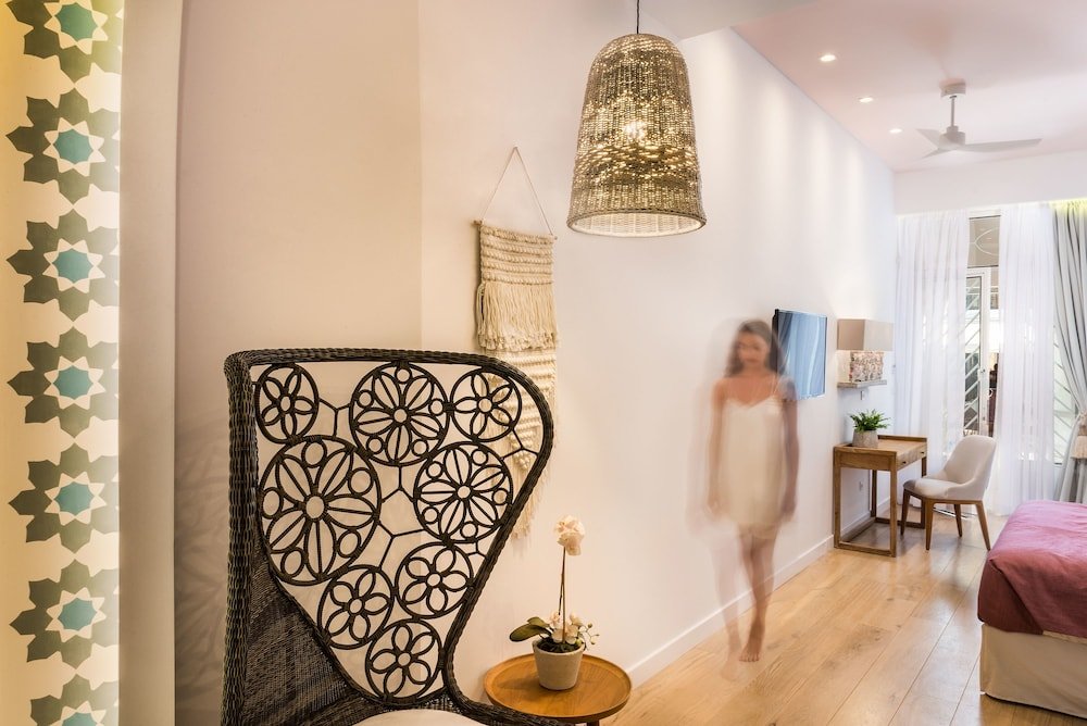 Фото Aisha Petite Suites