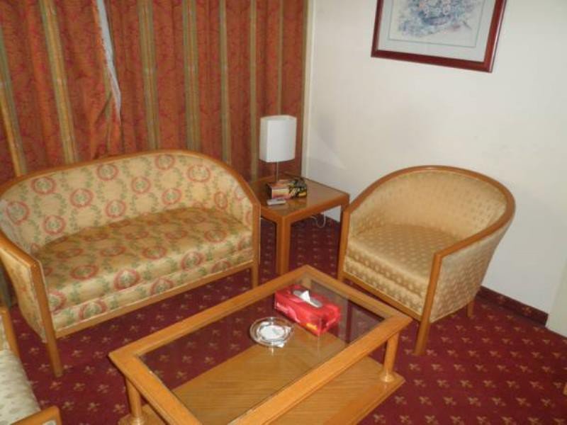 Фото Ceasars Park Hotel