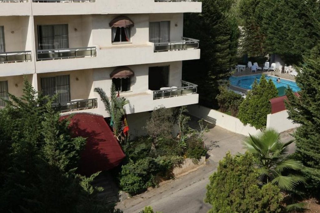 Фото Zoukotel Hotel