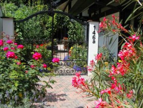 Гостиница Vivere AD Parcum - Bed And Breakfast в Крефельде
