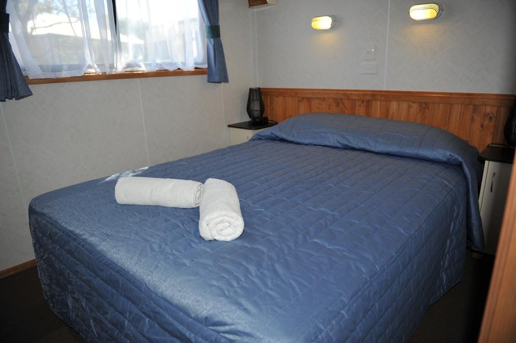 Фото Levi Park Caravan Park