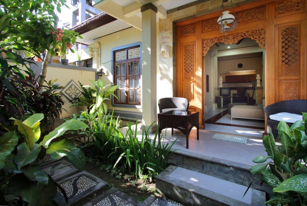 Фото Hotel Jati and Home Stay