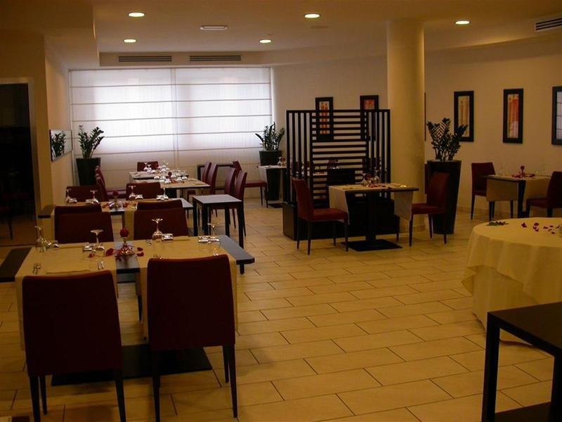 Фото Rmh Modena Raffaello