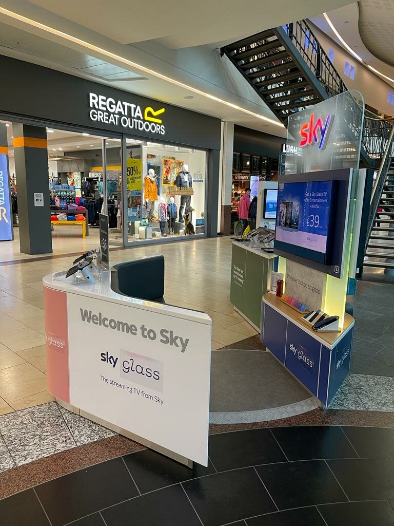 Mobile phone store Sky, Dundee, photo