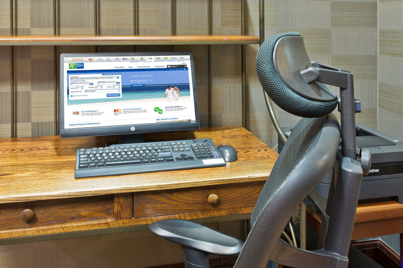 Гостиница Holiday Inn Express Hotel & Suites Portland-NW Downtown, an Ihg Hotel