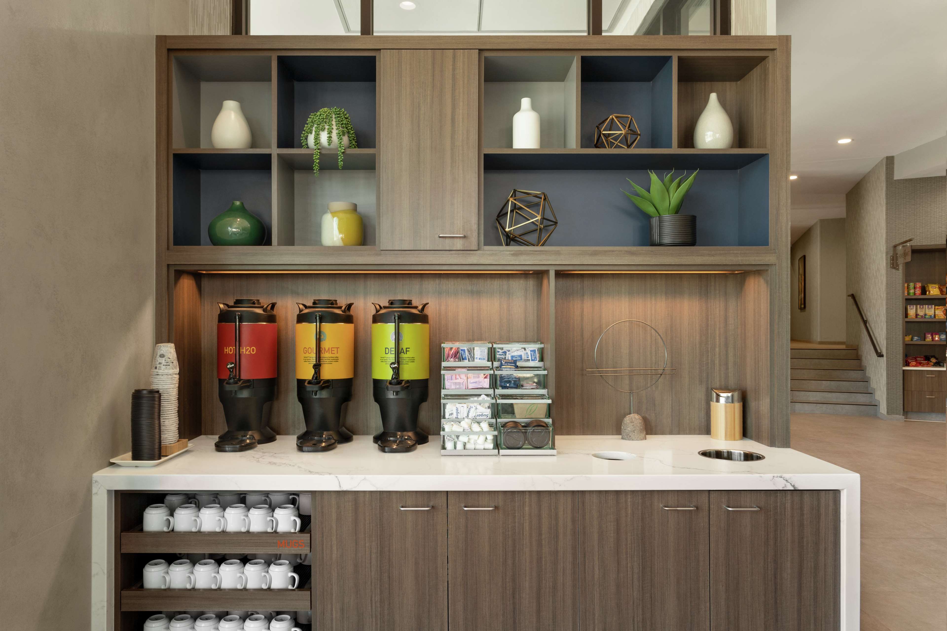 Фото Hampton Inn & Suites Minneapolis University Area