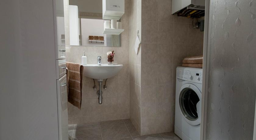 Фото Beautiful Home - Riverside Apartment