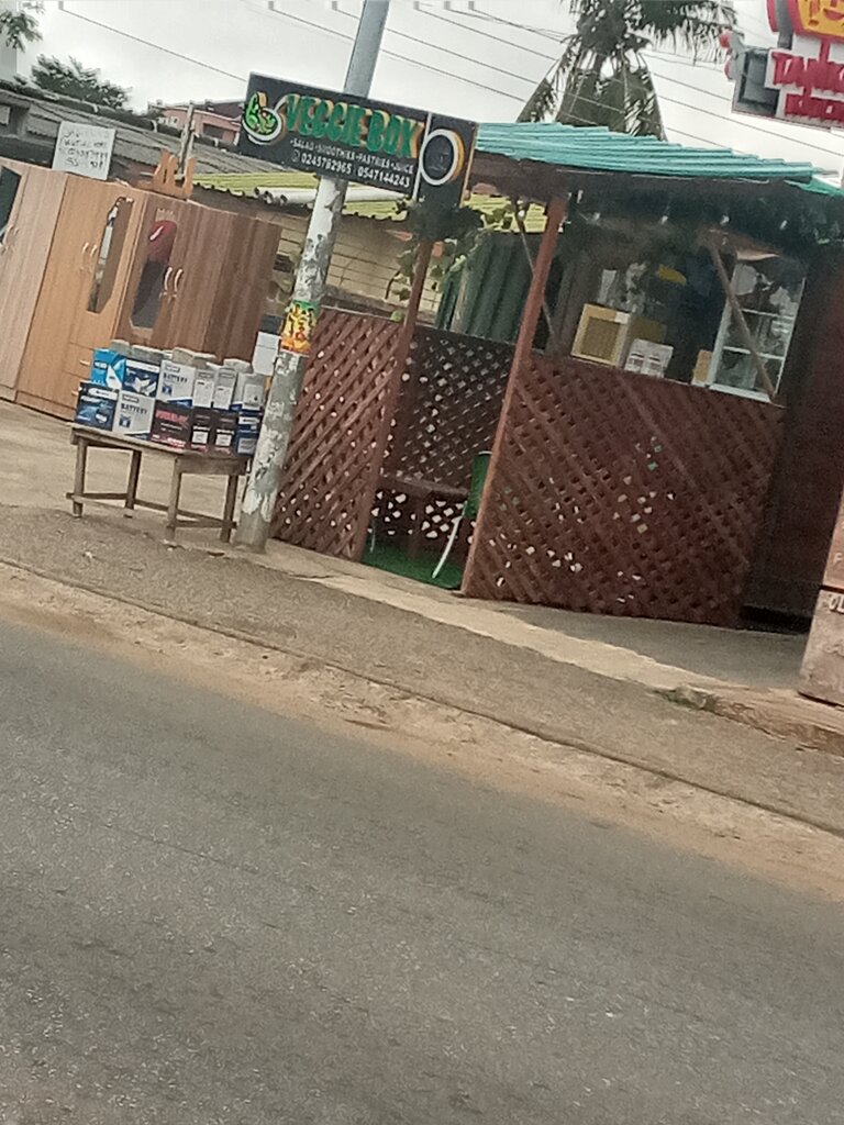 Soft drinks bar Veggie box, Accra, photo