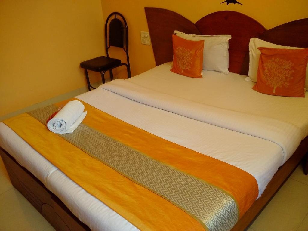 Фото Hotel Suraj Lodge