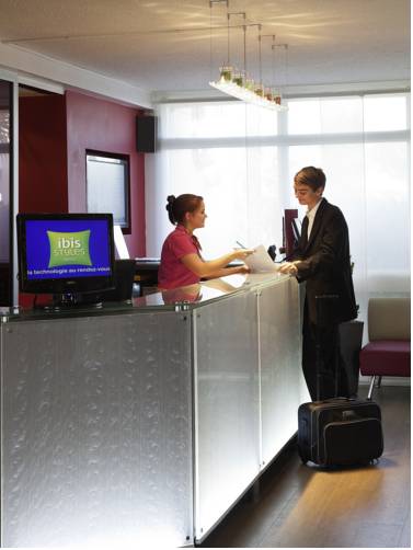 Фото Ibis Styles Avignon Sud