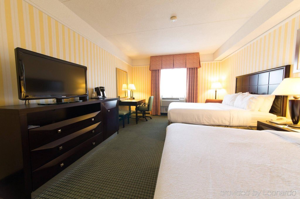 Фото Holiday Inn & Suites Windsor Ambassador Bridge, an Ihg Hotel