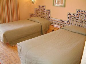 Golden Tulip Reda Zagora (RN17), hotel