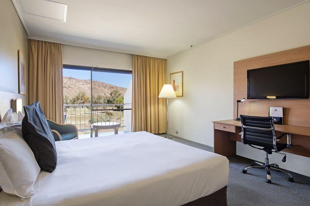 Фото DoubleTree by Hilton Hotel Alice Springs