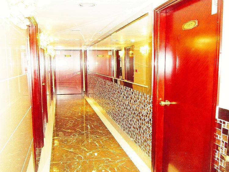 Фото New Chung King Mansion Guest House - Carlton Group of Hostels