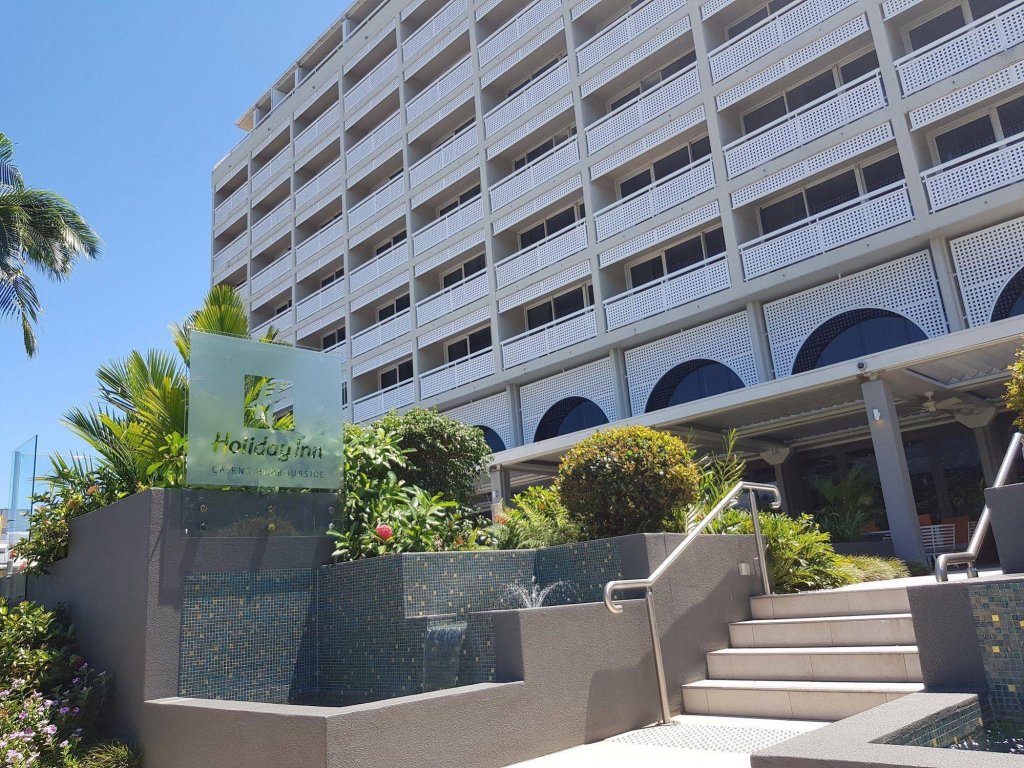 Фото Cairns Harbourside Hotel