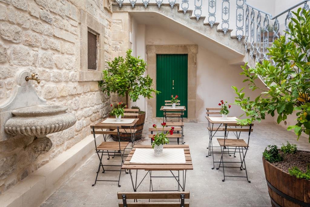 Фото Palazzo Montalbano