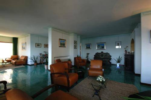 Фото Hotel Grotta Palazzese