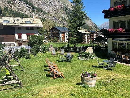 Hotel Adonis, Valais, photo
