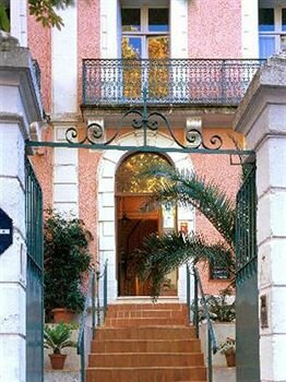 Гостиница Hotel des Arceaux в Монпелье
