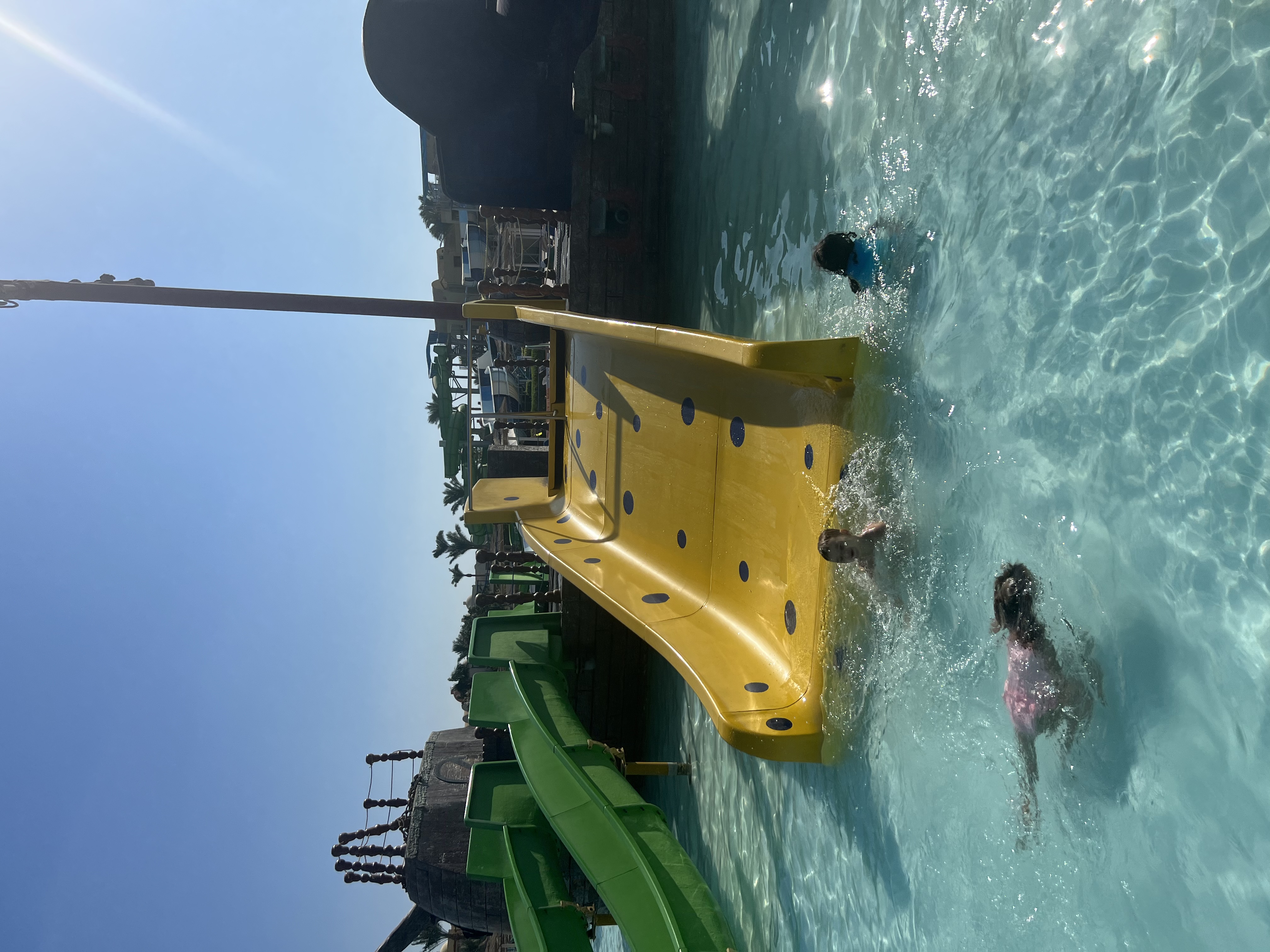 Фото Titanic Beach