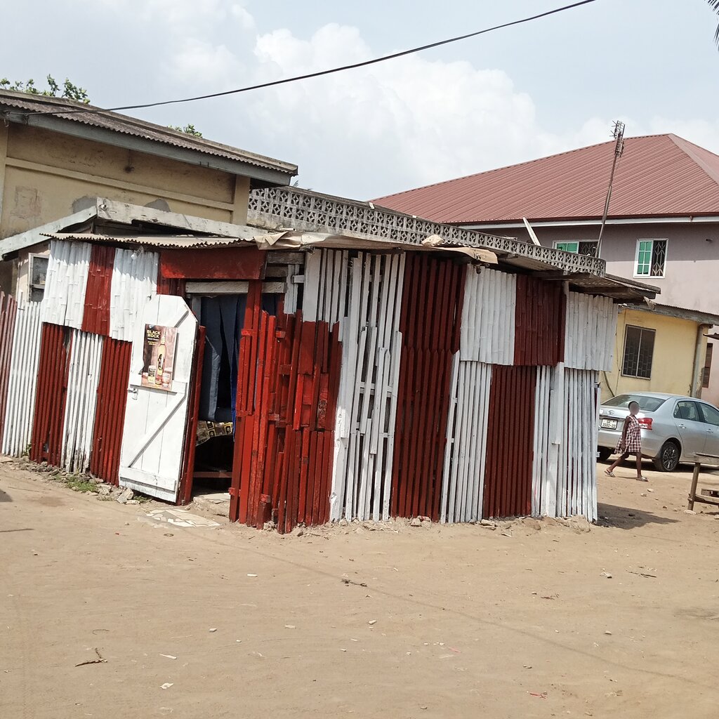 Second-hand shop Drinking Spot, Earth, photo