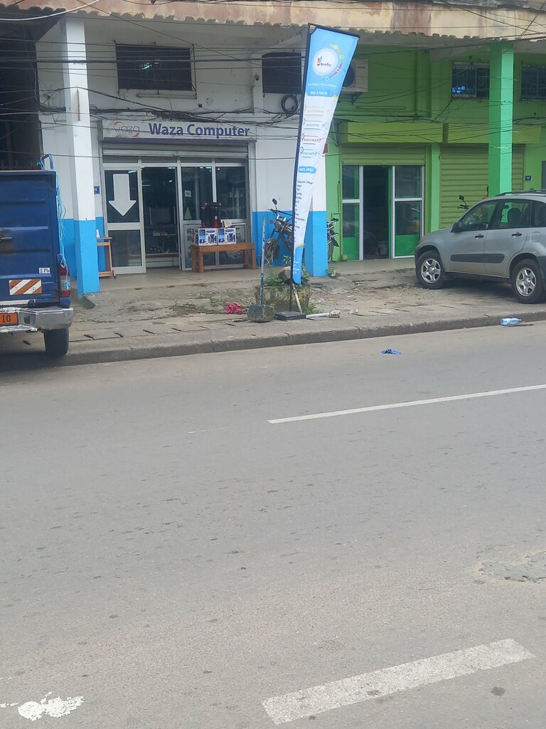 Computer store Waza Computer, Douala, photo