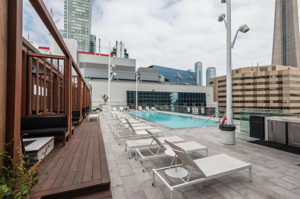 Фото Life Suites Loft - Cn Tower