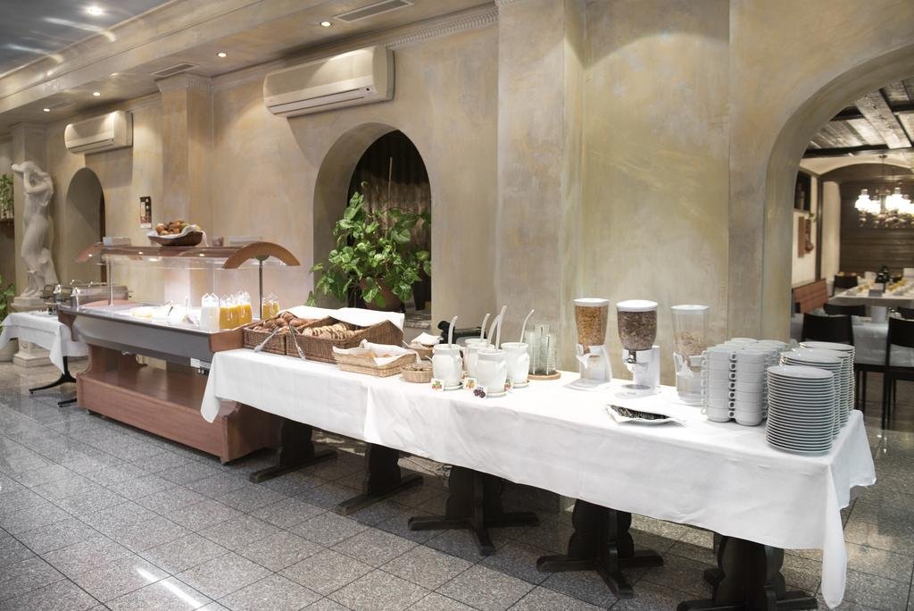 Фото Forclaz Touring Hotel