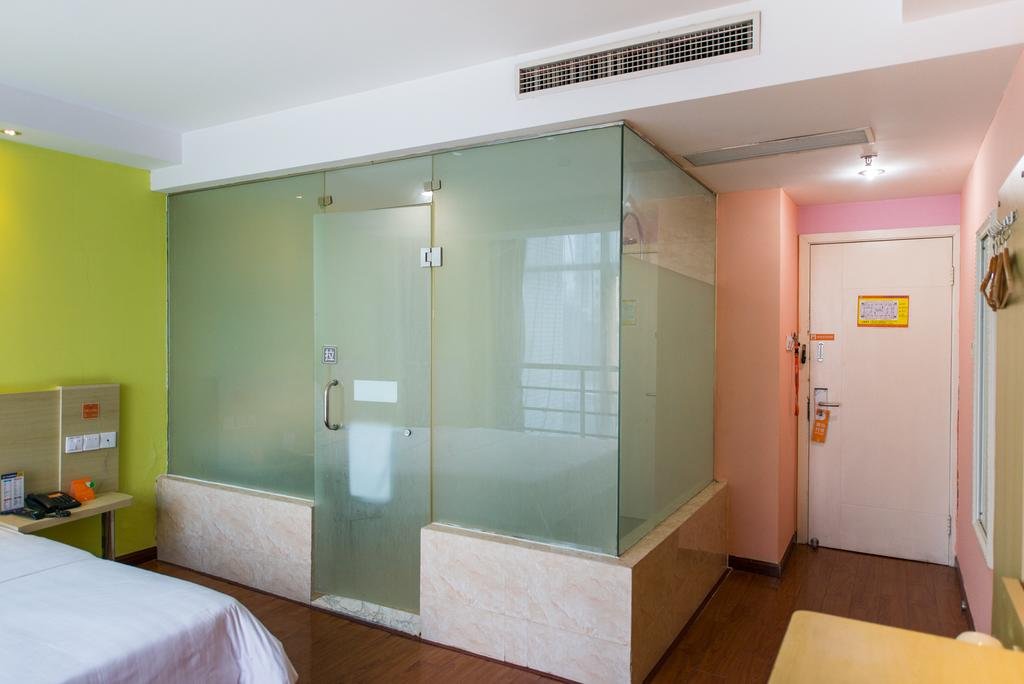 Фото 7 Days Inn Shanghai Changshou Road Subway Station Yaxin Life Square Branch