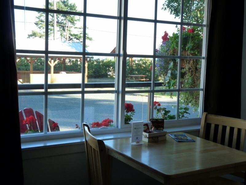 Фото Driftwood by the Sea Inn and Rv Resort