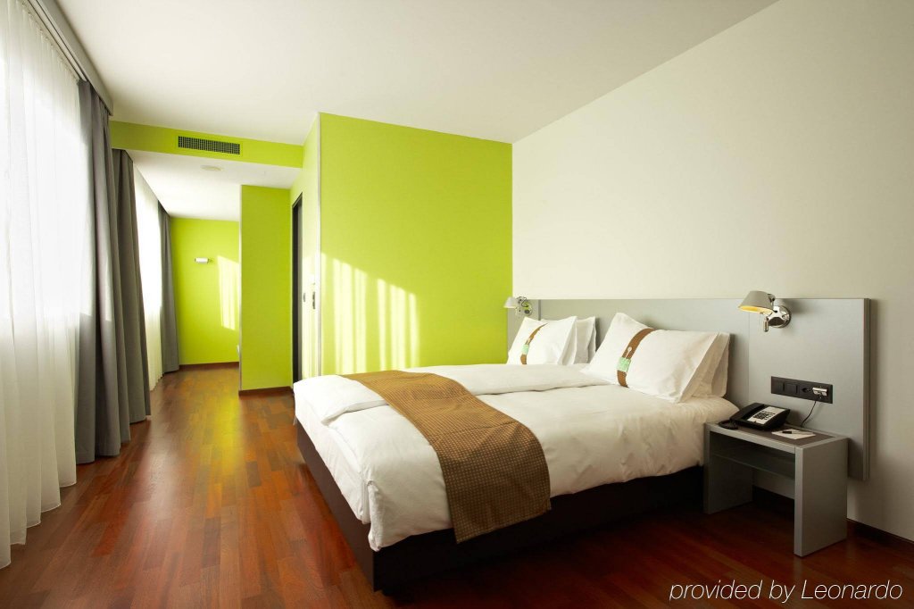 Фото Holiday Inn Zurich - Messe by Ihg