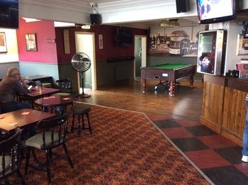 Фото Crosskeys Hotel