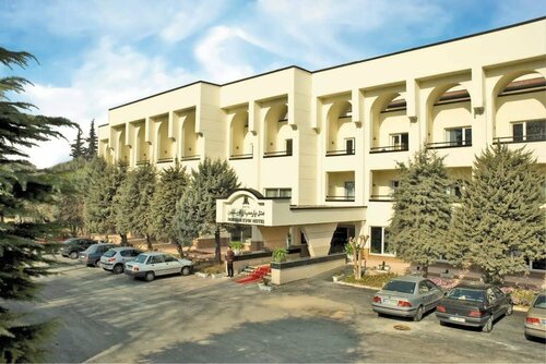 Гостиница Parsian Evin Hotel в Тегеране