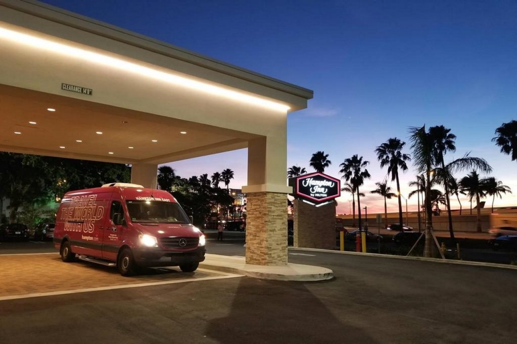 Фото Hampton Inn Miami - Airport East