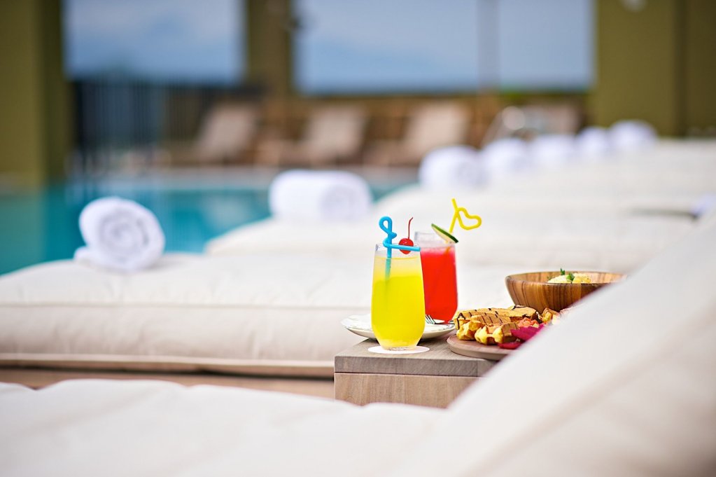 Фото The Gaya Hotel